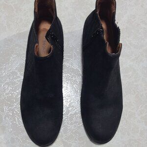 COBB HILL Black Suede Ankle Botties 9.5